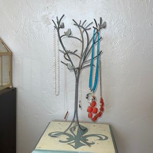 Jewelry Tree Bird Themed Silver Tone 19” Tall 7” Wide Three Leg Base Plastic